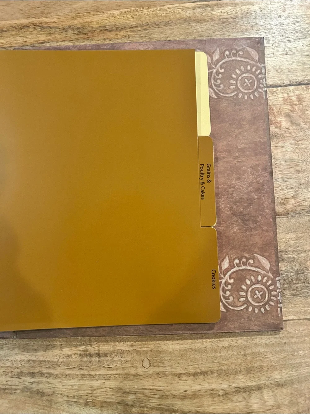 ROOSTER THEMED THREE RING RECIPE CARD BINDER/ORGANIZER